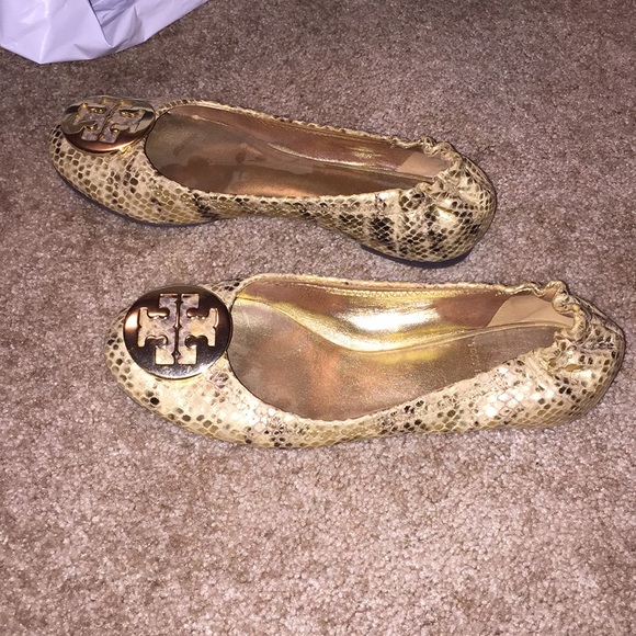 Tory Burch snake skin gold flats - Picture 2 of 3